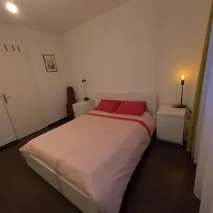 https://calme-chambre-maya.hotels-rhonealpes.com